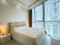 2 1 на Аллее героев в Батуми