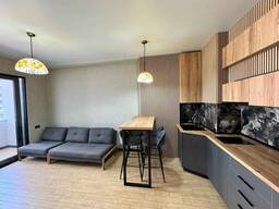 Продается 2-комнатная квартира со свежим современным на первой линии моря