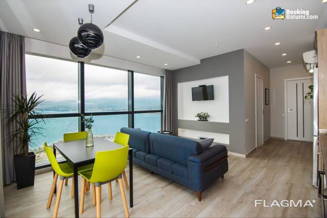 Продается 3-комнатная квартира, 80 м², Батуми, улица Шота Руставели, в жк Porto Tower