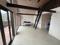 Продается дом на горе, вид на море и горы, земля не сельхозназначения.