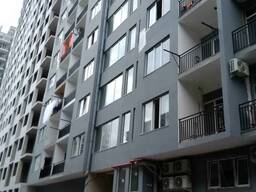 Продается квартира с отдельной спальней.