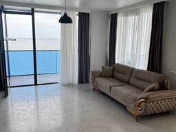 Продается квартира с отдельной спальней с панорамным видом на море