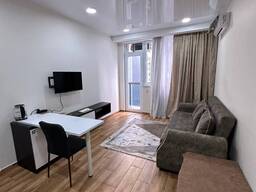 Продается квартира с отдельной спальней в 1 минуте от моря Батуми