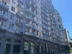 Продается просторная 4-комнатная квартира в престижной локации Батуми ул. Парнаваз Мепе