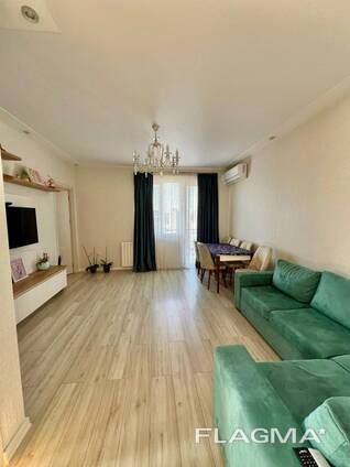 Продается трехкомнатная квартира в центре Батуми