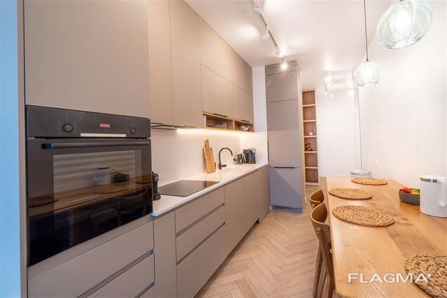 Продаётся 3-x комнатная квартира в Батуми 65 кв. м за 194000$ ул. Шерифа Химшиашвили 1.