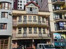 Продаётся 4-этажный дом 670 кв. м за 1 450 000 $ в центре Батуми ул. Казбеги 9.