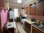 Продаётся трех комнатная квартира 95 кв. м на Улице Инасаридзе. - фото 3