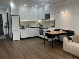 Сдается 2-х комнатная квартира 52.6 кв. м на 9 этаже за 1500 $ в месяц в Blue Sky Tower.