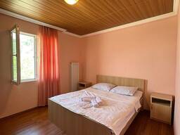 Сдается 3-х этажный дом на первой линии в Квариати за 1500$