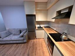 Сдается квартира с отдельной спальней на первой береговой линии