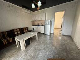 Сдам номер 2 комнатную квартиру на год