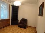 Сдаётся коммерческое помещение 170 кв. м под офис в центре Батуми за 1200$ ул. М. Абашидзе - фото 3