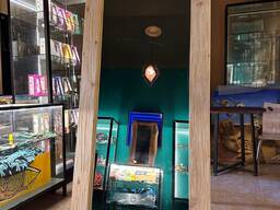 Зеркало с деревянной рамой из натурального дерева